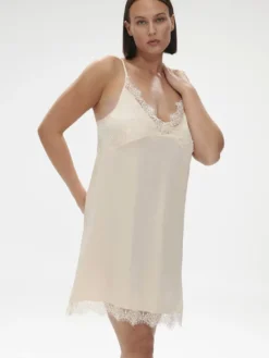 Camisón lencero Simone Perele Satin Secrets 23H940
