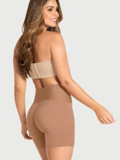 Faja short de control moderado aspecto invisible con fajón antideslizante Leonisa 012970