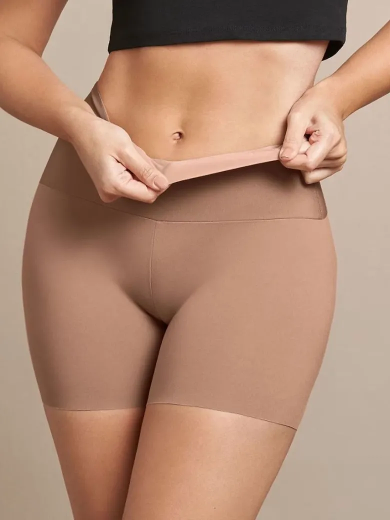 Faja short de control moderado aspecto invisible con fajón antideslizante Leonisa 012970