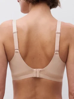 Sujetador Con Aros Moldeado Muy Cubriente Chantelle EasyFeel Easy Bliss