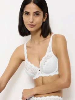 Sujetador de encaje con aros Triumph Amourette W
