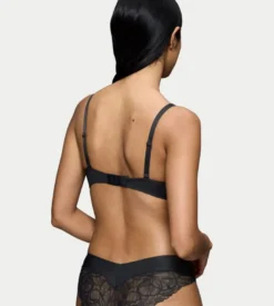 Sujetador de encaje con relleno Spacer Triumph Body Make-up Illusion Lace WP