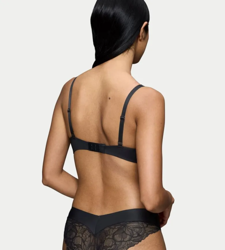 Sujetador de encaje con relleno Spacer Triumph Body Make-up Illusion Lace WP