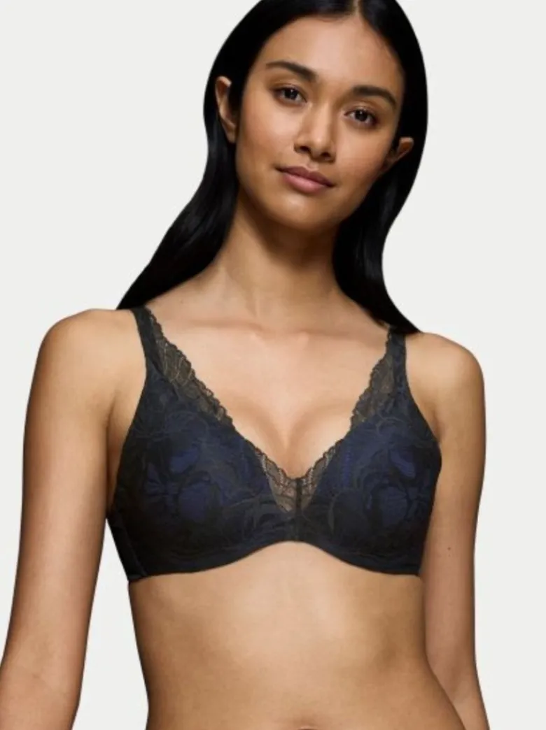 Sujetador de encaje con relleno Spacer Triumph Body Make-up Illusion Lace WP
