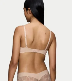 Sujetador de encaje con relleno Spacer Triumph Body Make-up Illusion Lace WP