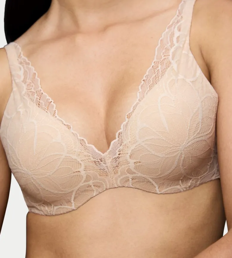 Sujetador de encaje con relleno Spacer Triumph Body Make-up Illusion Lace WP