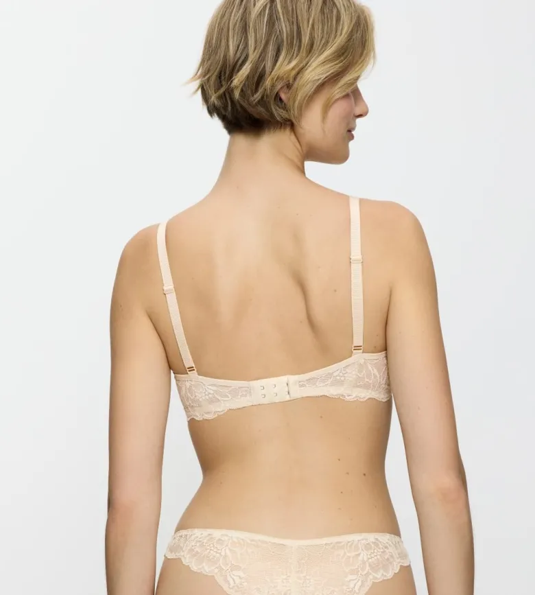 Sujetador de encaje moldeado Triumph Amourette Charm W02
