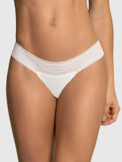 Tanga con laterales en encaje Leonisa 72296M
